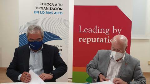 firma acuerdo con Corporate Excellence