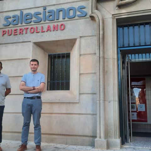 Sergio Oter Díaz Director y Antonio Gómez que es el Responsable de Calidad SALESIANOS Puertollano Sergio Oter Díaz Director y Antonio Gómez que es el Responsable de Calidad SALESIANOS Puertollano
